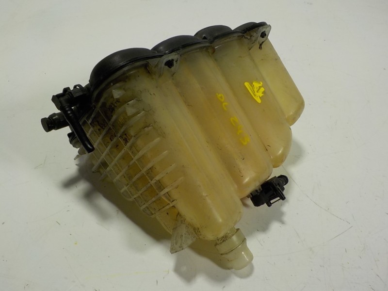 Recambio de deposito expansion para jaguar f-pace 3.0 v6 diesel cat referencia OEM IAM GX738A080AC YC158B099AA 