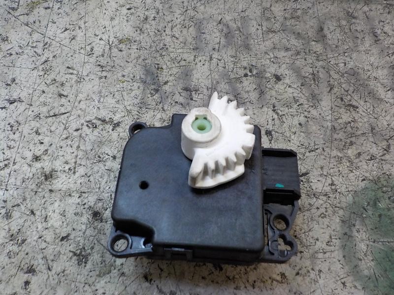 Recambio de motor electrico para ford ecosport trend referencia OEM IAM 2017774  