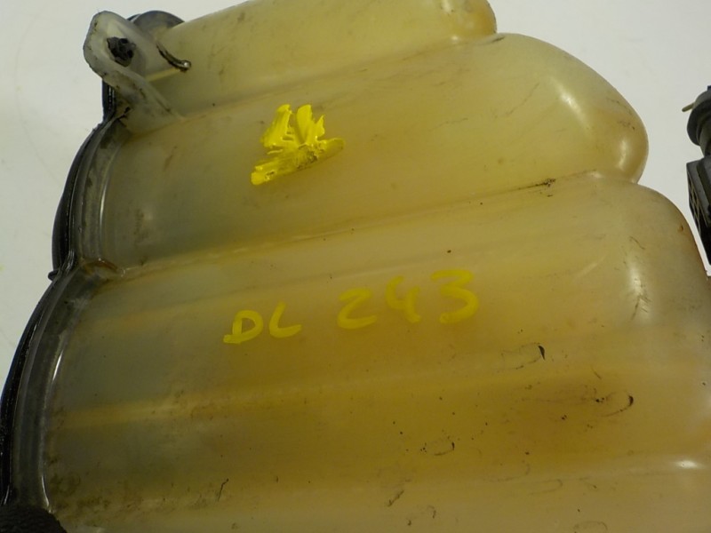 Recambio de deposito expansion para jaguar f-pace 3.0 v6 diesel cat referencia OEM IAM GX738A080AC YC158B099AA 