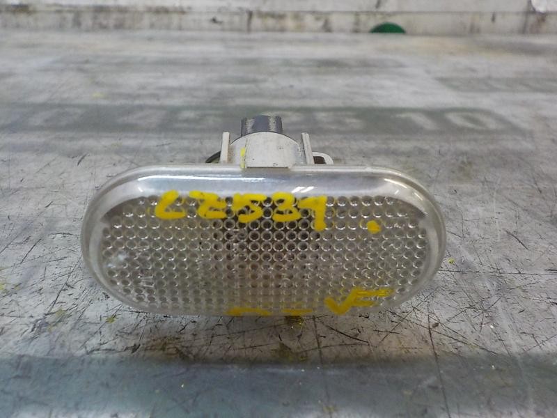 Recambio de piloto lateral izquierdo para dacia lodgy 1.5 dci diesel fap cat referencia OEM IAM 8200257684  