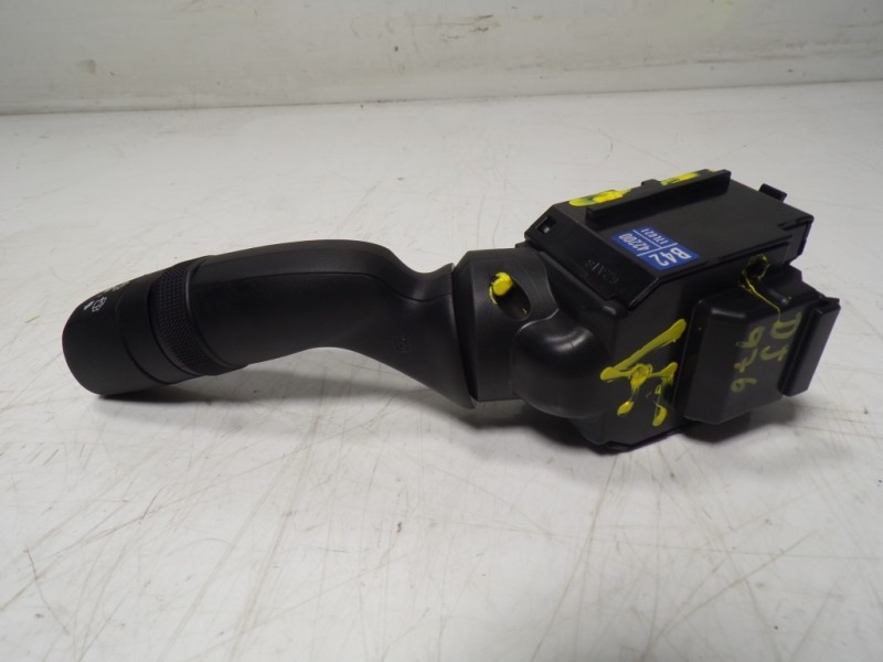 Recambio de mando limpia para toyota rav4 hybrid fwd referencia OEM IAM 8465242200 17L021 