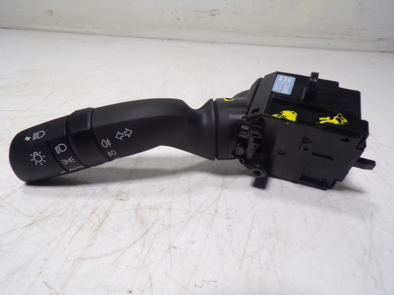 Recambio de mando luces para toyota rav4 hybrid fwd referencia OEM IAM 8432933090 171781 