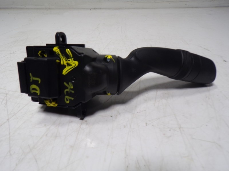 Recambio de mando luces para toyota rav4 hybrid fwd referencia OEM IAM 8432933090 171781 