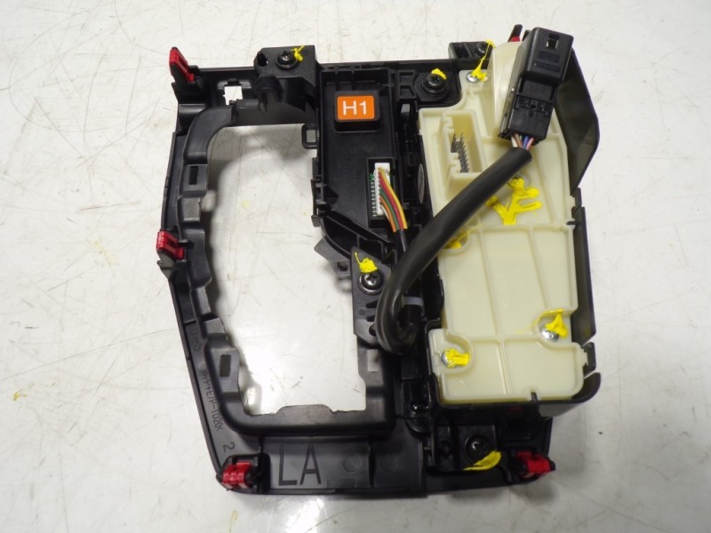 Recambio de mando multifuncion para toyota rav4 hybrid fwd referencia OEM IAM  75L55 