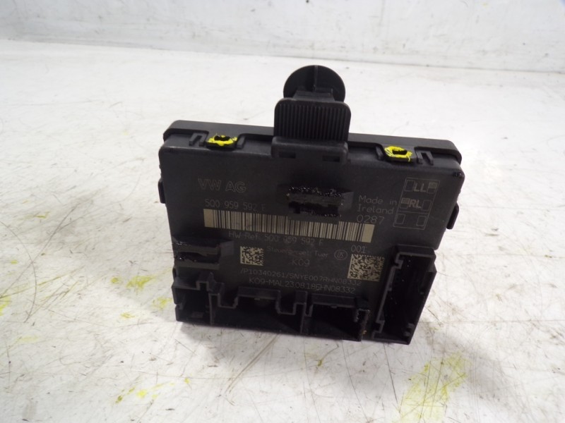 Recambio de modulo electronico para audi a3 sportback (8vf) s line edition referencia OEM IAM 5Q0959592F 5Q0959592F 