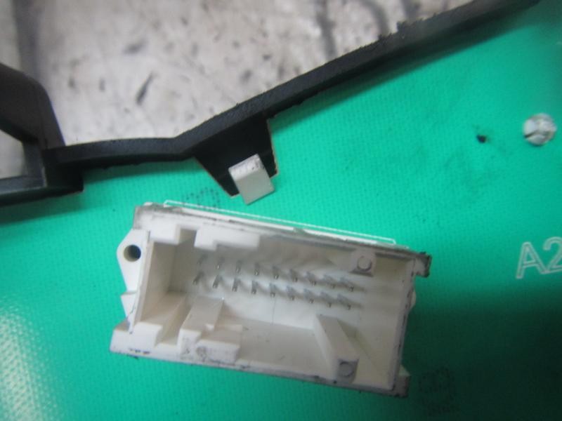 Recambio de cuadro instrumentos para peugeot 207 xs pack referencia OEM IAM 610628  