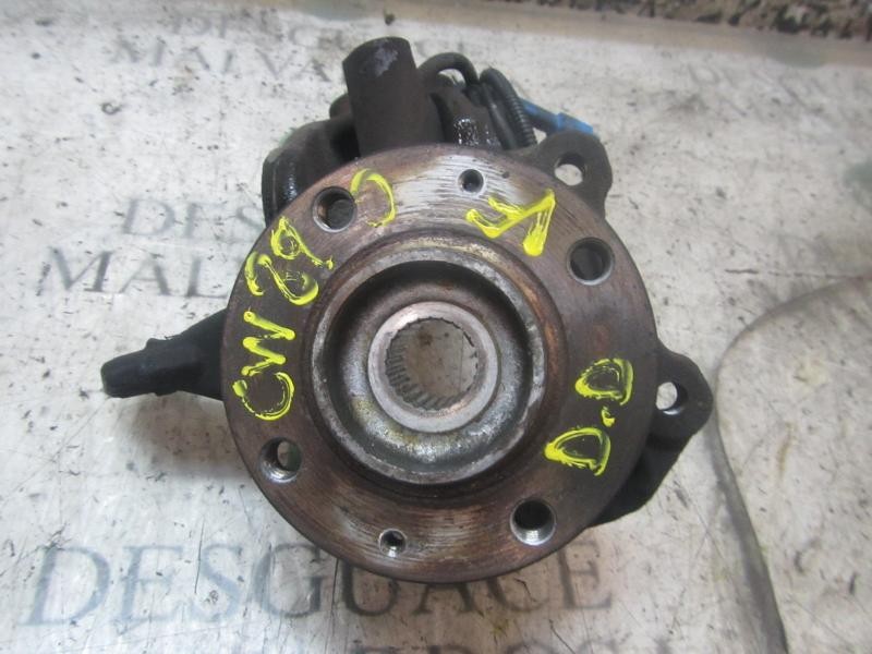 Recambio de mangueta delantera derecha para peugeot 207 xs pack referencia OEM IAM 364790  