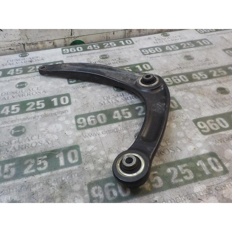 Recambio de brazo suspension inferior delantero derecho para citroën c4 lim. feel edition referencia OEM IAM 3521R3  