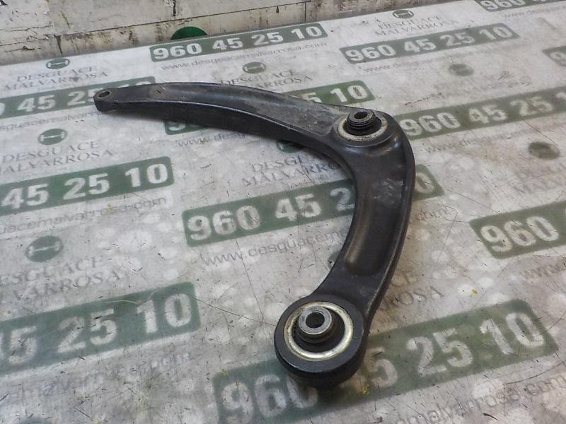 Recambio de brazo suspension inferior delantero derecho para citroën c4 lim. feel edition referencia OEM IAM 3521R3  