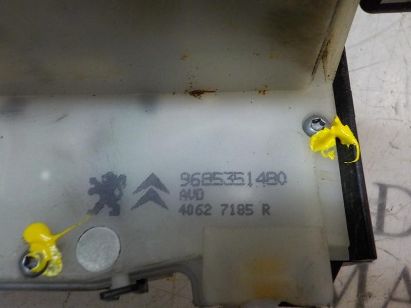 Recambio de cerradura puerta delantera derecha para citroën c4 lim. feel edition referencia OEM IAM 9136GR 9685351480 