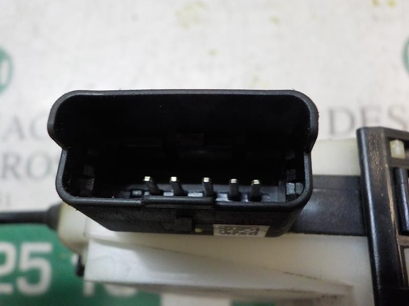 Recambio de cerradura puerta trasera derecha para citroën c4 lim. feel edition referencia OEM IAM 9138AH 9685352080 