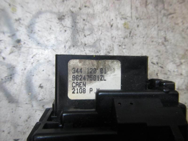 Recambio de mando limpia para citroën xantia berlina 1.9 td sx referencia OEM IAM   