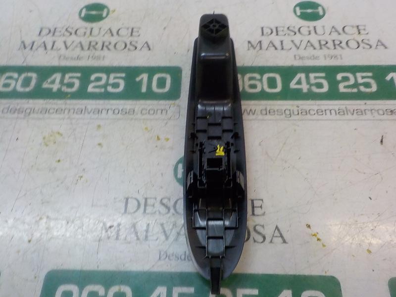 Recambio de mando elevalunas delantero derecho para citroën c4 lim. feel edition referencia OEM IAM 6490JY  