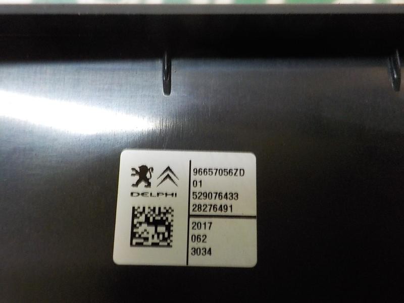 Recambio de mando elevalunas delantero derecho para citroën c4 lim. feel edition referencia OEM IAM 6490JY  