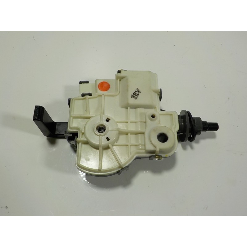 Recambio de motor c/c porton para toyota rav4 hybrid fwd referencia OEM IAM 6935042090  