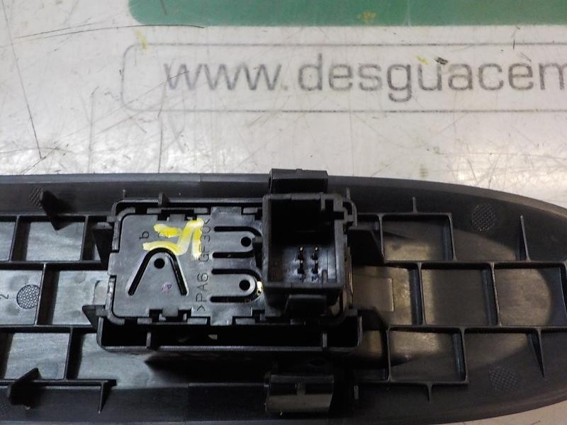Recambio de mando elevalunas delantero derecho para citroën c4 lim. feel edition referencia OEM IAM 6490JY  