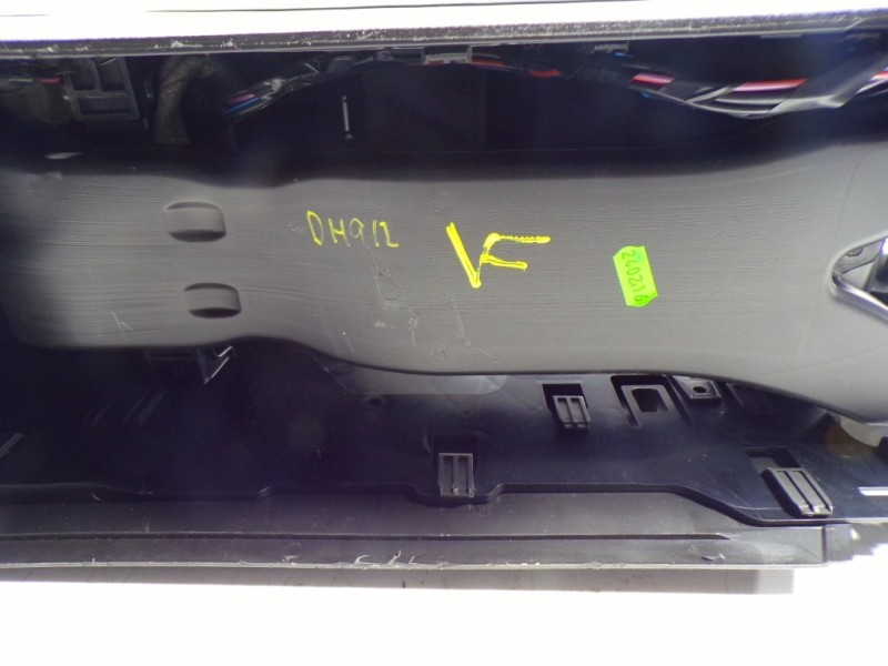 Recambio de apoyabrazos central para opel insignia berlina 2.0 cdti cat referencia OEM IAM 13221926  