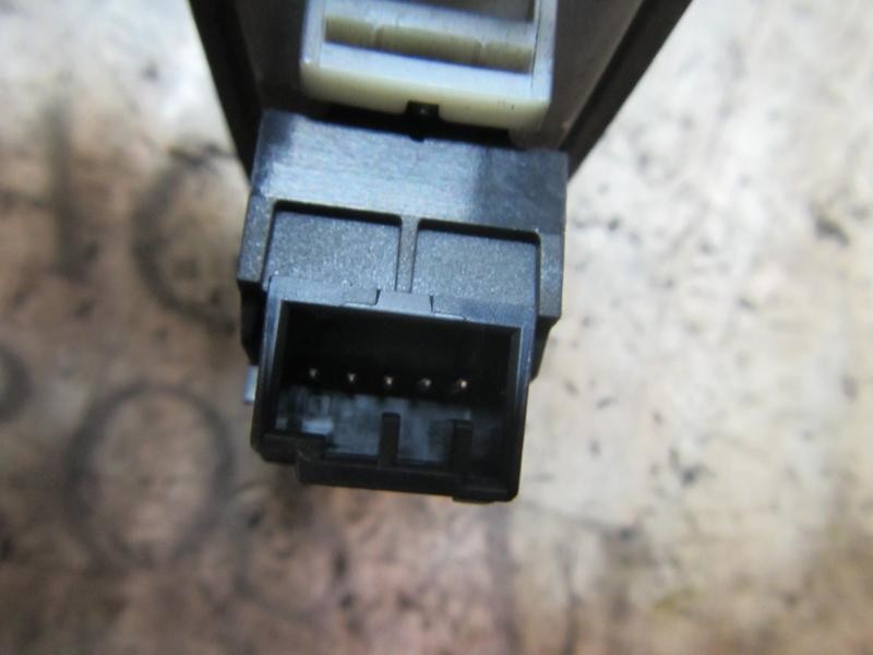 Recambio de mando elevalunas trasero derecho para jaguar xf 2.7 v6 diesel luxury referencia OEM IAM   