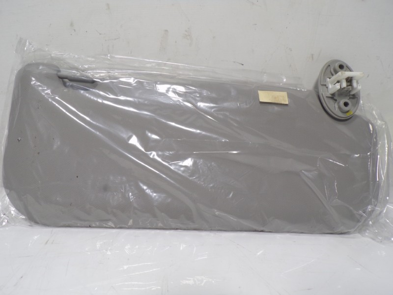 Recambio de parasol izquierdo para toyota rav4 hybrid fwd referencia OEM IAM 7432042661B0  