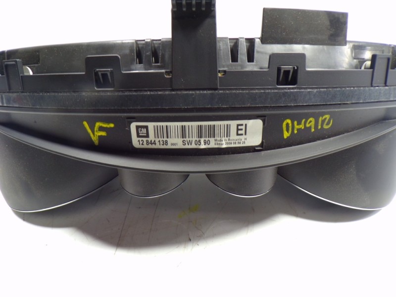 Recambio de cuadro instrumentos para opel insignia berlina 2.0 cdti cat referencia OEM IAM 12844138 12844138 