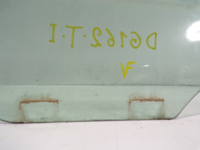 Recambio de cristal puerta trasero izquierdo para seat ibiza st (6p8) 1.4 tdi referencia OEM IAM 6J8845205  