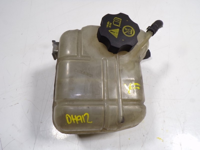 Recambio de deposito expansion para opel insignia berlina 2.0 cdti cat referencia OEM IAM 13220123 13220124 