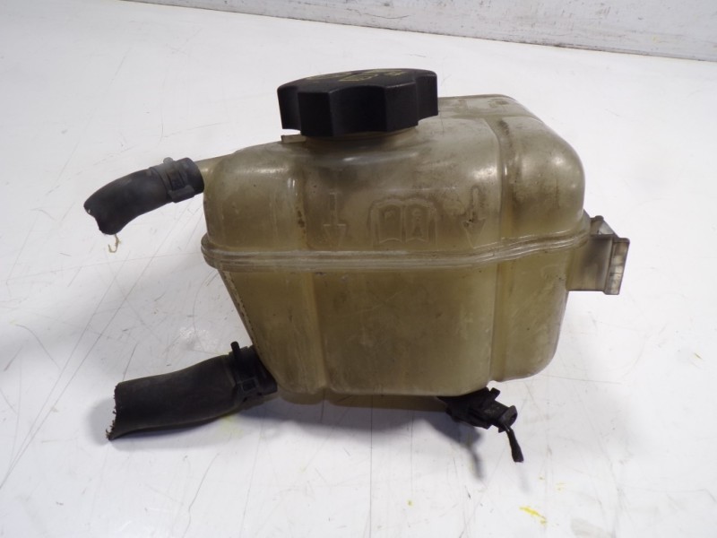 Recambio de deposito expansion para opel insignia berlina 2.0 cdti cat referencia OEM IAM 13220123 13220124 