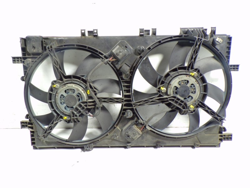 Recambio de electroventilador para opel insignia berlina 2.0 cdti cat referencia OEM IAM 13300194 13223018 