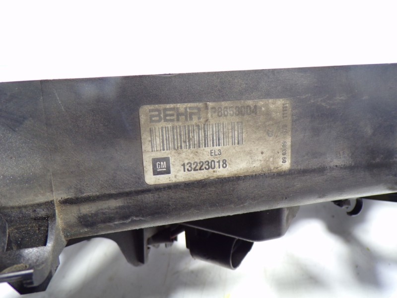 Recambio de electroventilador para opel insignia berlina 2.0 cdti cat referencia OEM IAM 13300194 13223018 