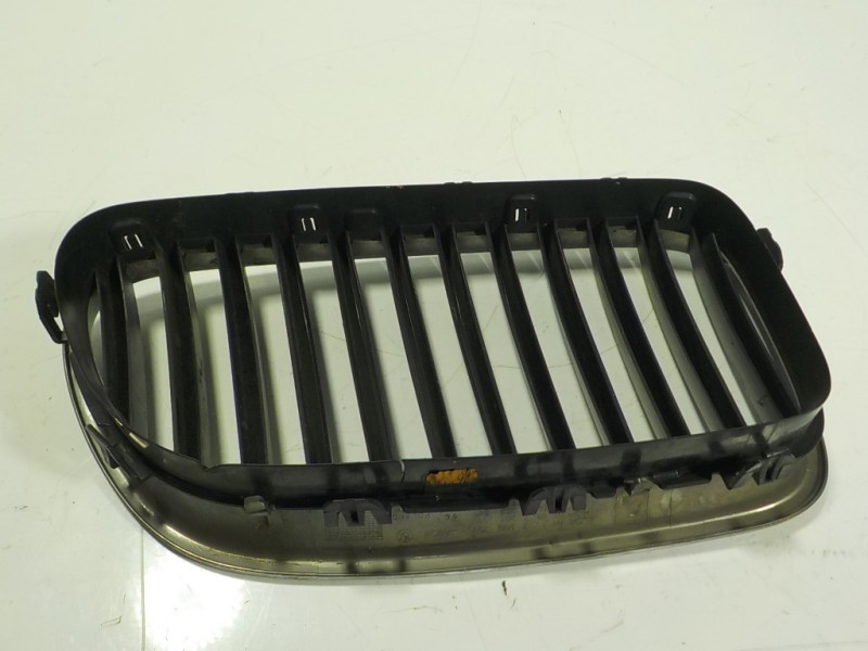 Recambio de rejilla para bmw serie 5 lim. (f10) 2.0 turbodiesel referencia OEM IAM 51137200727  