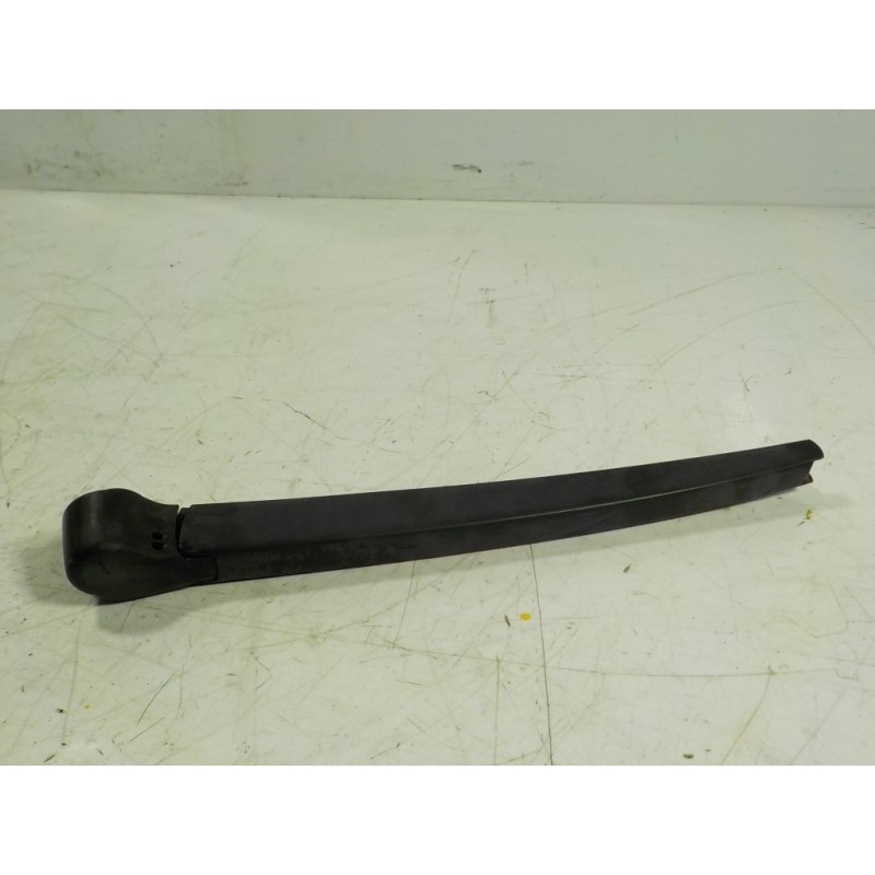 Recambio de brazo limpia trasero para skoda octavia berlina (1z3) 2.0 tdi referencia OEM IAM   