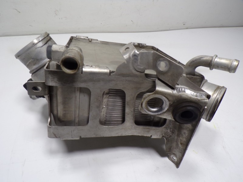 Recambio de intercooler para mclaren 570s spider p13 referencia OEM IAM  13F0303CP03 