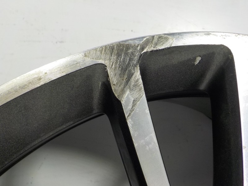 Recambio de llanta para mclaren 570s spider p13 referencia OEM IAM   