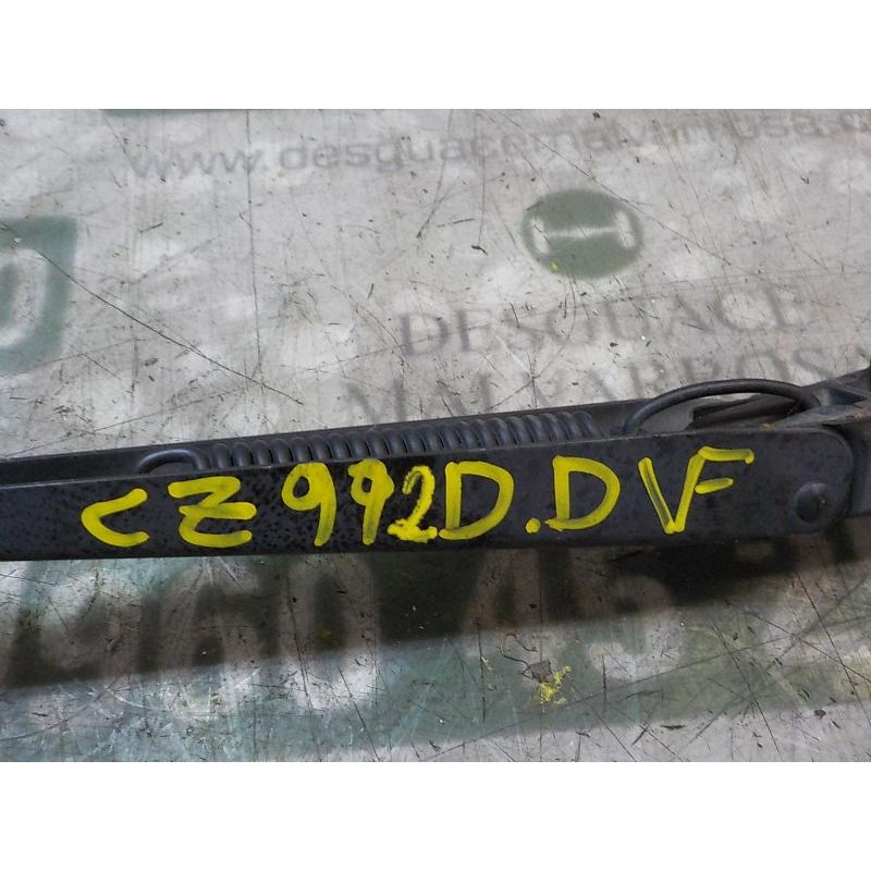 Recambio de brazo limpia delantero derecho para ford transit combi ´06 2.2 tdci cat referencia OEM IAM   