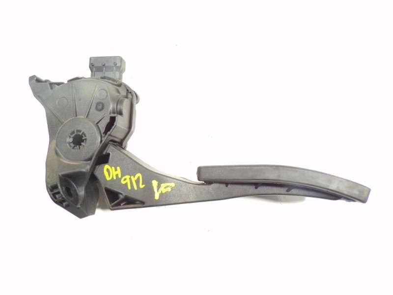 Recambio de potenciometro pedal para opel insignia berlina 2.0 cdti cat referencia OEM IAM 13237352 13237352 