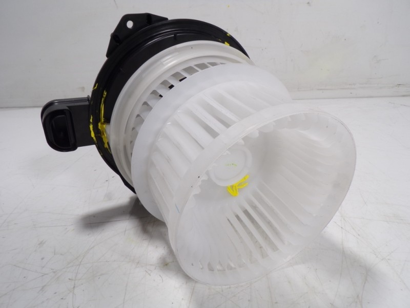 Recambio de motor calefaccion para toyota rav4 hybrid fwd referencia OEM IAM 8710358080  