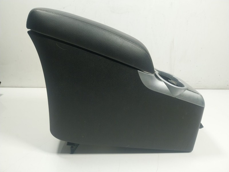 Recambio de apoyabrazos central para mercedes-benz clase r (w251) 3.0 cdi cat referencia OEM IAM A25168017399D88  A2516801739