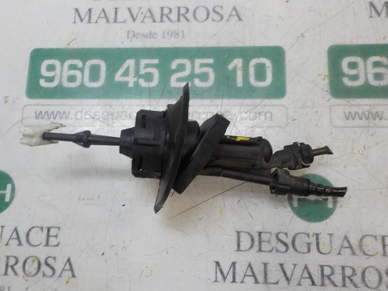 Recambio de bomba embrague para mazda 3 berlina (bk) 1.6 cd diesel cat referencia OEM IAM BP4K41400D  