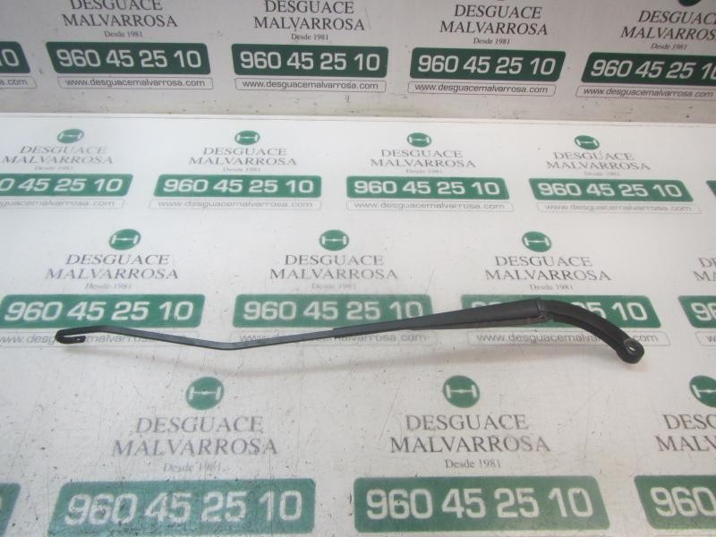 Recambio de brazo limpia delantero derecho para dacia dokker express ambiance referencia OEM IAM 288860926R  