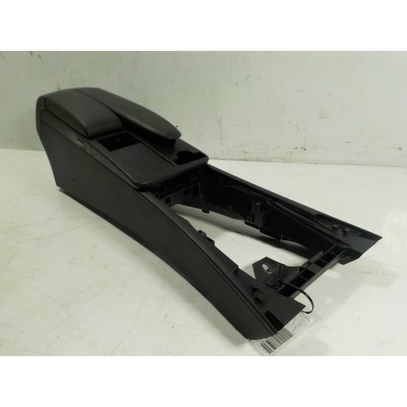 Recambio de apoyabrazos central para mercedes-benz clase c (w204) berlina 2.2 cdi cat referencia OEM IAM A20468006399F59  