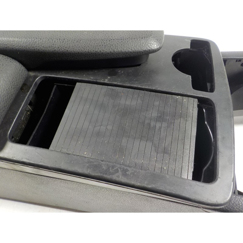 Recambio de apoyabrazos central para mercedes-benz clase c (w204) berlina 2.2 cdi cat referencia OEM IAM A20468006399F59  