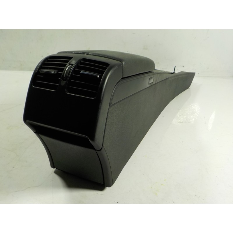 Recambio de apoyabrazos central para mercedes-benz clase c (w204) berlina 2.2 cdi cat referencia OEM IAM A20468006399F59  