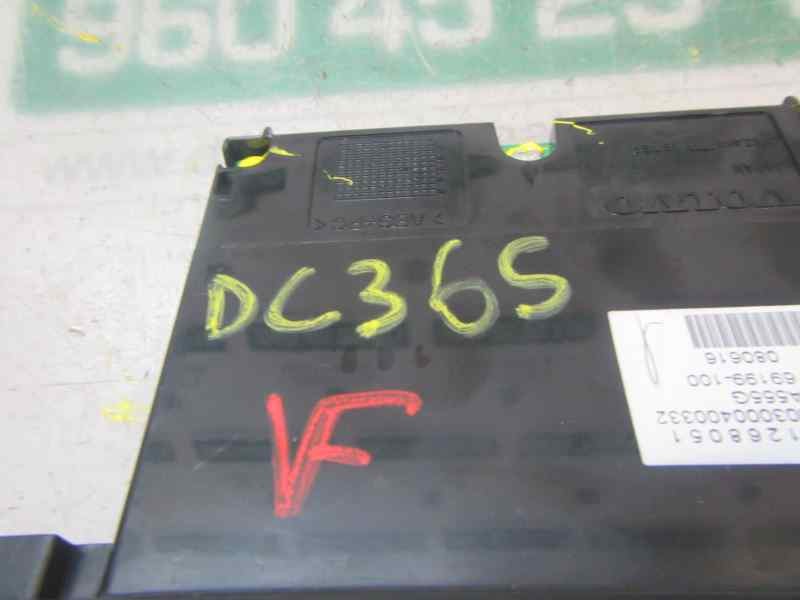 Recambio de pantalla multifuncion para volvo s40 berlina 1.8 cat referencia OEM IAM 36001469 31268051 