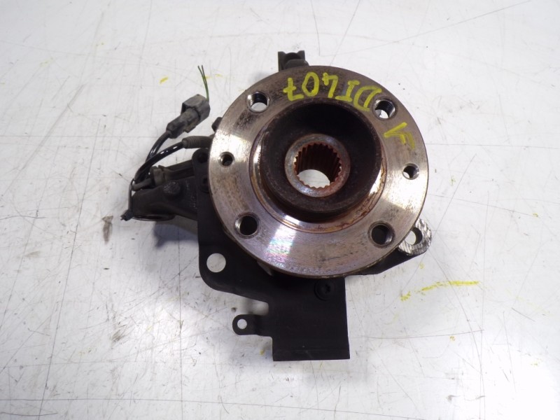 Recambio de mangueta delantera derecha para renault clio iv 1.5 dci diesel fap referencia OEM IAM 400145894R  