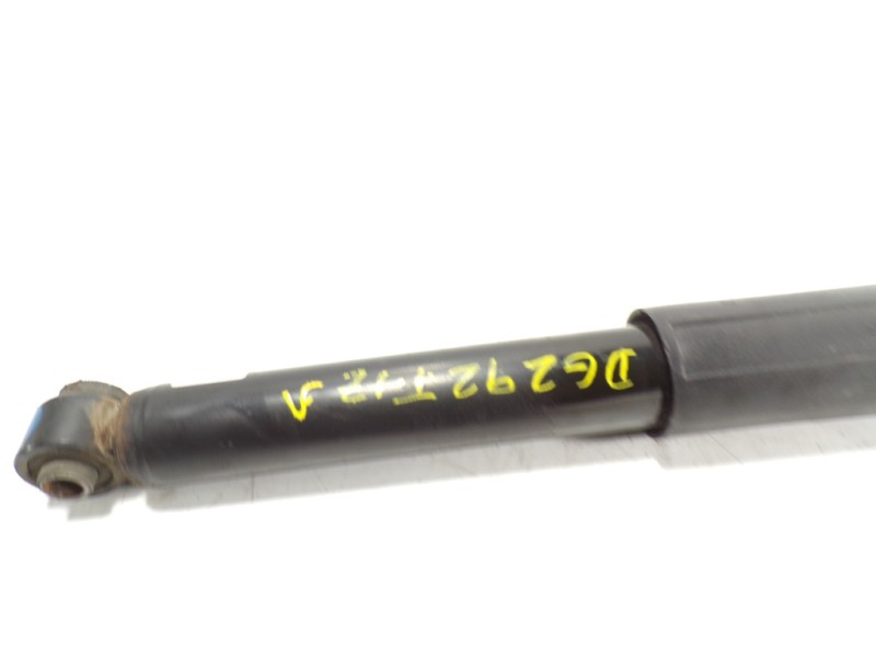 Recambio de amortiguador trasero izquierdo para kia rio 1.2 cat referencia OEM IAM 553001W001  