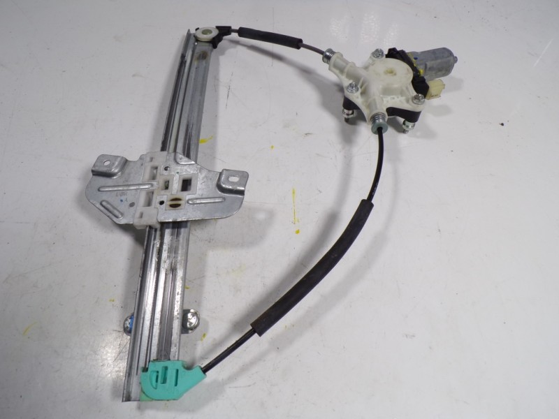 Recambio de elevalunas delantero derecho para kia rio 1.2 cat referencia OEM IAM 824021W010 824601W000 