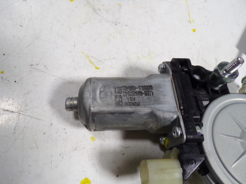 Recambio de elevalunas delantero derecho para kia rio 1.2 cat referencia OEM IAM 824021W010 824601W000 