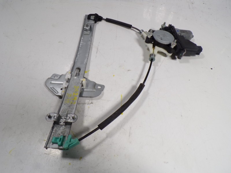 Recambio de elevalunas delantero izquierdo para kia rio 1.2 cat referencia OEM IAM 824011W020 824501W010 
