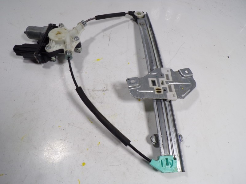 Recambio de elevalunas delantero izquierdo para kia rio 1.2 cat referencia OEM IAM 824011W020 824501W010 