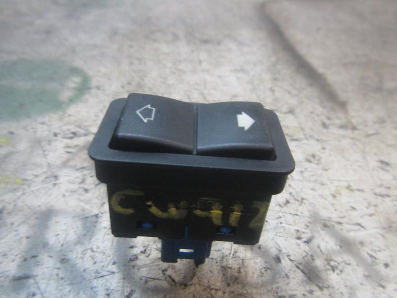 Recambio de mando elevalunas trasero derecho para bmw serie 5 berlina (e39) 523i referencia OEM IAM   